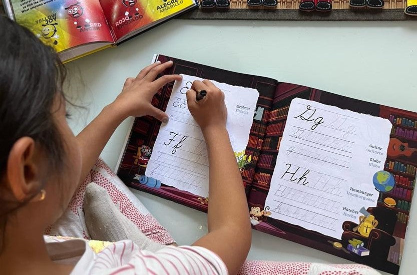 Writing Cursive Activity Book -Bilingual 📗