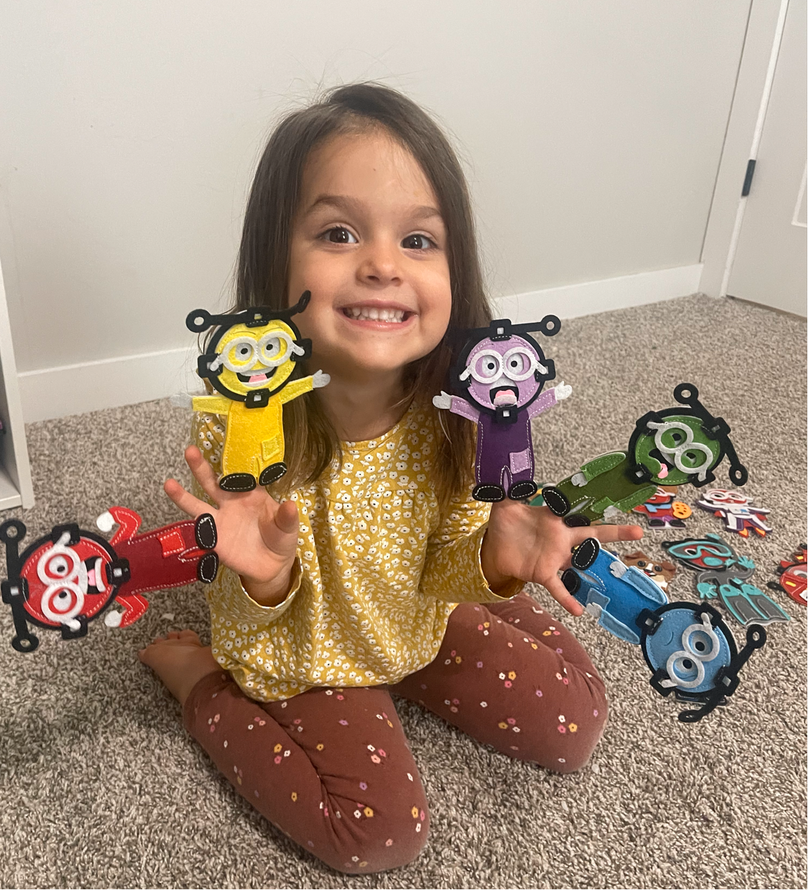 Travel Book + Finger Puppets + Box